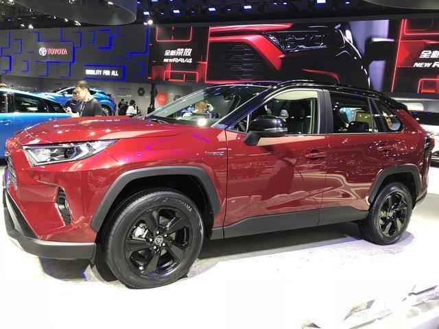 奇骏、CR-V最强对手登场，全新RAV4外观硬了，配置大升级！