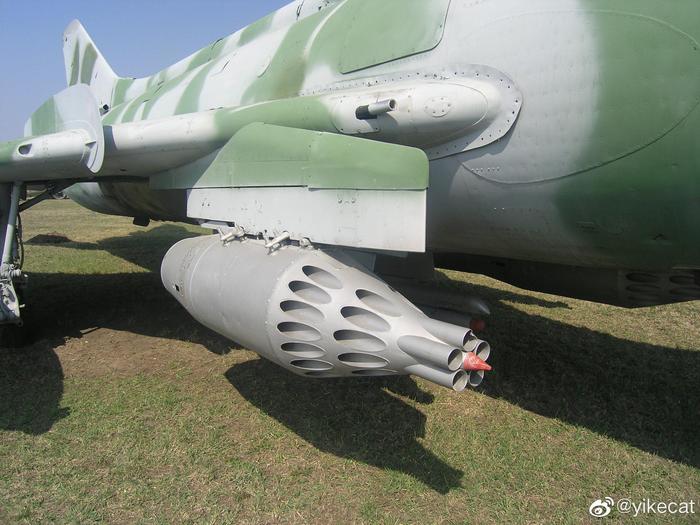 Сухой Су-17M（C-32M）/Sukhoi Su-17M（S-32M）歼击轰炸机