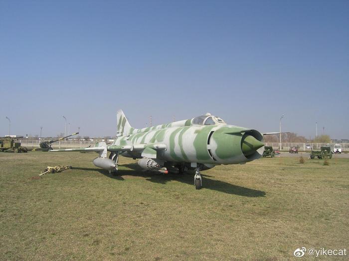Сухой Су-17M（C-32M）/Sukhoi Su-17M（S-32M）歼击轰炸机