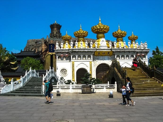 上海最有气派的一座寺庙东林寺，拥有三项大世界吉尼斯纪录