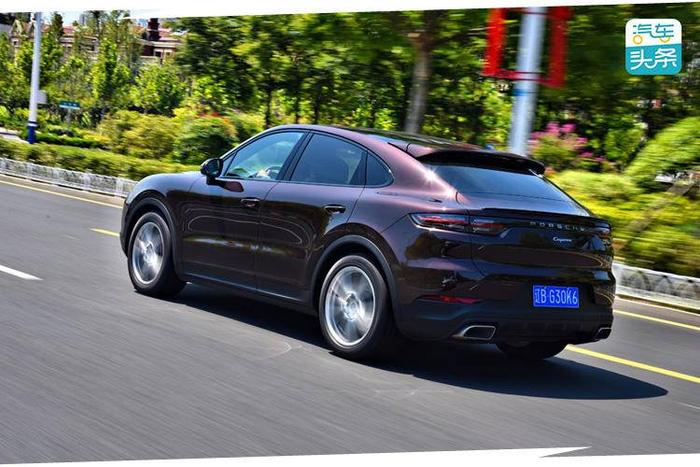 打出动感与舒适的“组合拳”，动态体验保时捷Cayenne Coupé