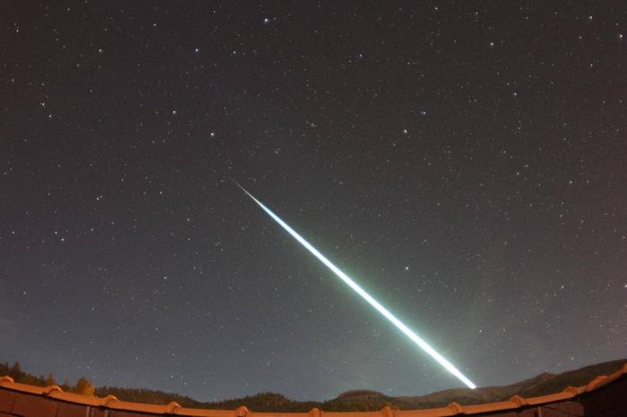 错过了英仙座流星雨？没关系，来看看天鹅座κ流星雨，今天是峰值