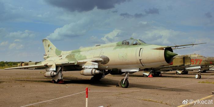 Сухой Су-17M（C-32M）/Sukhoi Su-17M（S-32M）歼击轰炸机