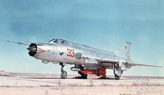 Сухой Су-17M（C-32M）/Sukhoi Su-17M（S-32M）歼击轰炸机