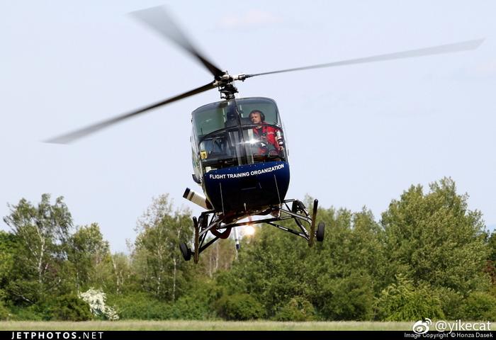 跨越两国的传奇——Sikorsky S-300C/Schweizer RSG 300（一）