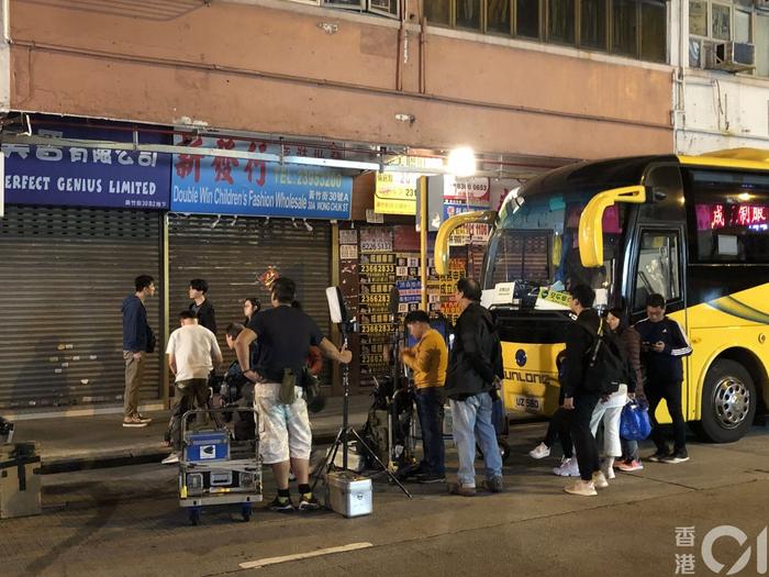 TVB《降魔的2》剧组在深水埗街头拍外景 噪音太大激怒周围街坊