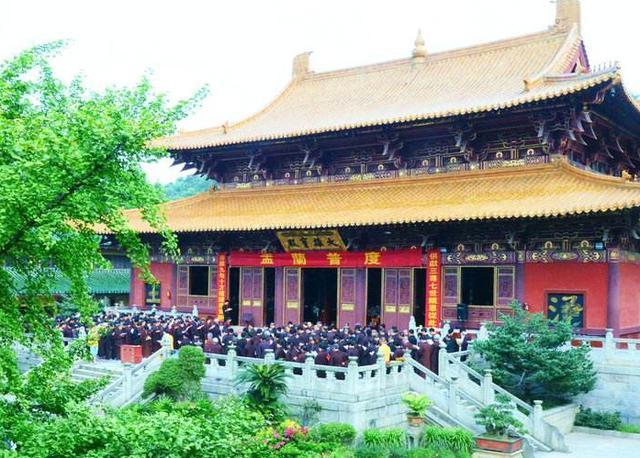 中国最任性的寺庙，不收取游客费用，还管吃管住，一般人却受不了