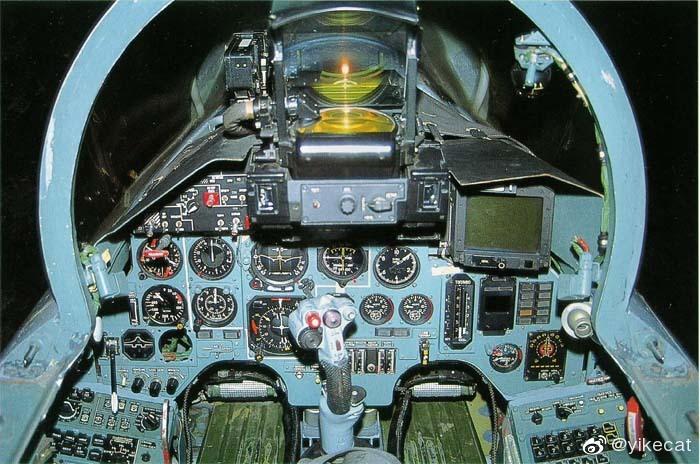Сухой Су-27/Sukhoi Su-27系列战斗机——综述