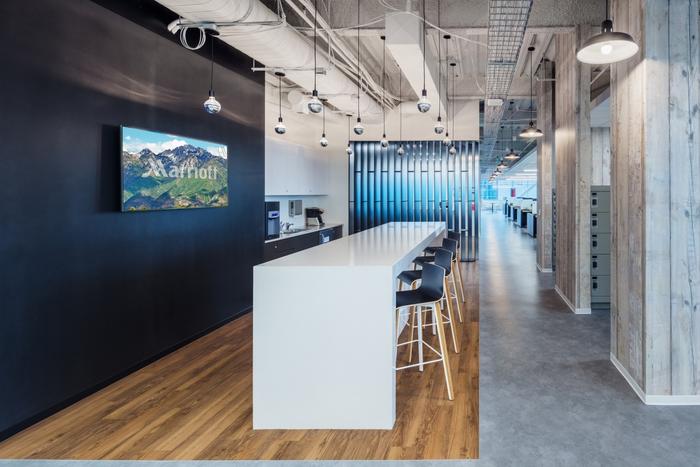 香港办公室装修：好设计，为企业增光，为商业助力
