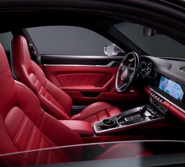 全新保时捷911 Turbo官图曝光，搭载3.8T双涡轮增压发动机