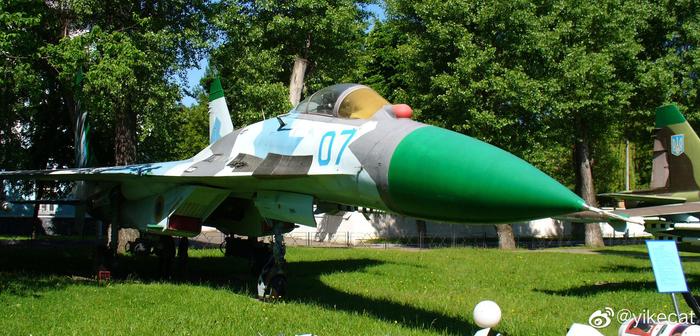 Сухой Су-27/Sukhoi Su-27系列战斗机——综述