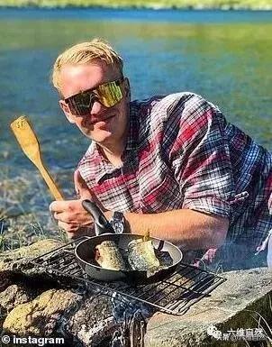 挪威一男子钓到深海鱼，眼睛大到几乎占据头部，而他却拿来烤吃！