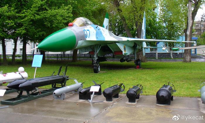 Сухой Су-27/Sukhoi Su-27系列战斗机——综述