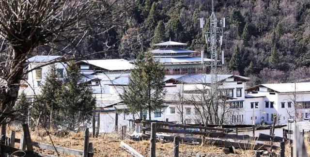 走进西藏，古老朴素的藏族民居和现代建筑，打开你的新视野