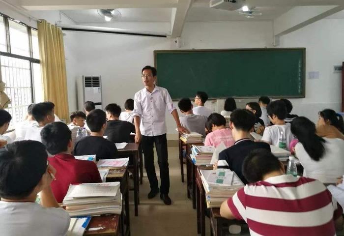 高二期末考试成绩590分，高三能提高多少？高考能上985大学吗？