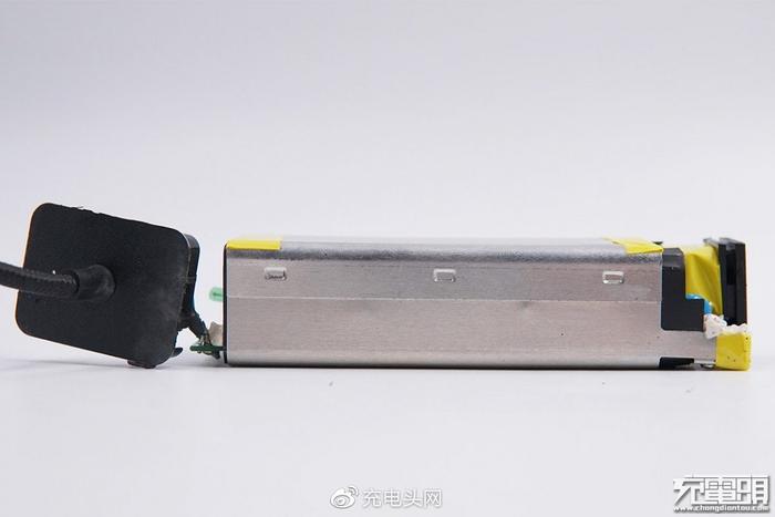 拆解报告：Razer雷蛇65W USB PD充电器RC30-0239