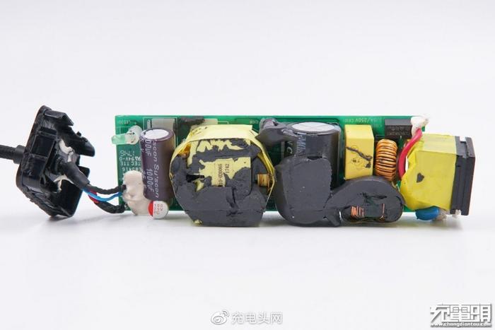 拆解报告：Razer雷蛇65W USB PD充电器RC30-0239