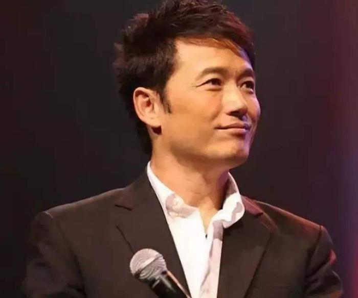 他曾和刘德华梁朝伟齐名, 主演电影票房仅6余万, 投资人血本无归