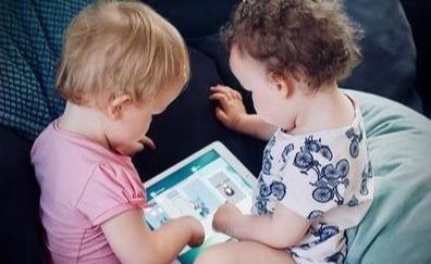 适合0-1岁宝宝玩的6个亲子游戏，提高认知能力，促进大脑发育