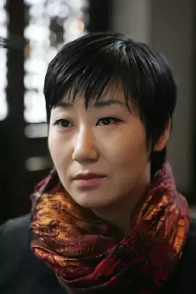 黑帮老大和弱鸡高中生互换灵魂，笑掉大牙！