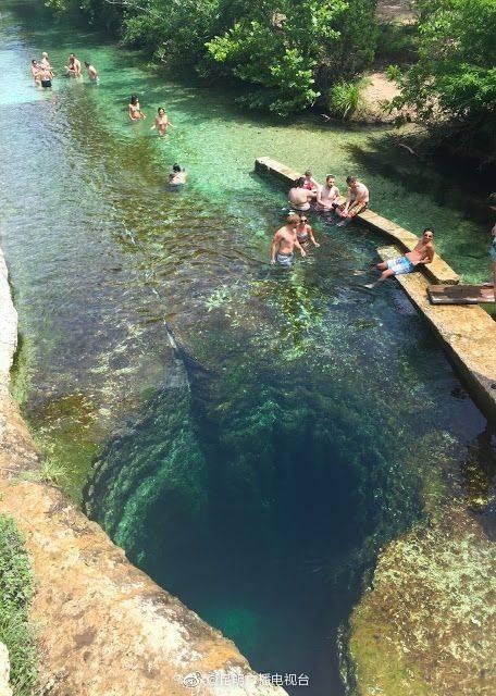 美国德克萨斯州著名景点，多年生岩溶泉Jacob’s Well