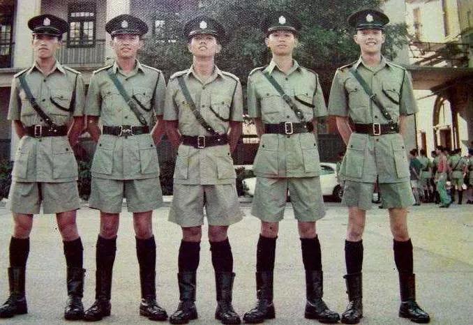 中国香港警察的警服,历经100多年,到底出现了几次变化?