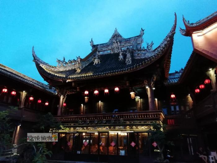 华灯初上的王爷庙完美展现自贡的古建魅力