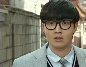 黑帮老大和弱鸡高中生互换灵魂，笑掉大牙！