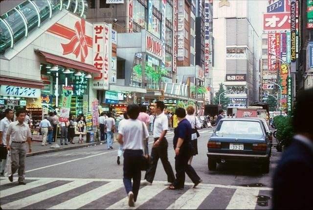 对越自卫反击时，日本评价不痛不痒，为何在其教科书中那样评价？