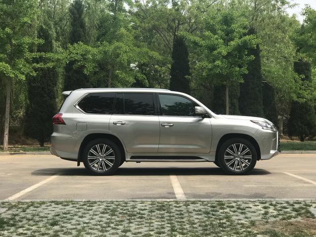 雷克萨斯LX570尊贵豪华版