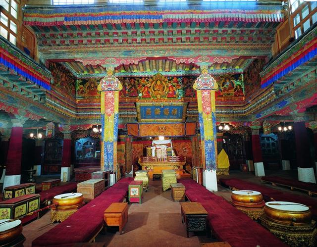 布达拉宫东有寂圆满大殿：达赖喇嘛继位典礼举行之地