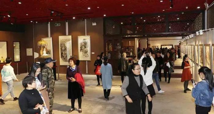 “情满西部”李秀峰人物画作品展在北京隆重开幕