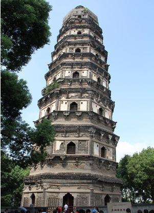 苏州虎丘塔：世界第二斜塔，与世界第一比萨斜塔相比，宁愿当老小