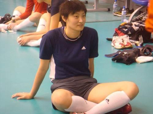 喜讯！中国女排又一奥运冠军加盟教练组，她或成郎导头号接班人