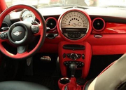 汽车上的“反人类”设计，尤其是第二个，感觉设计师工作时喝高了