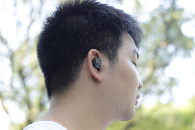 真无线蓝牙耳机评测，TWS600丝毫不输于苹果Airpods