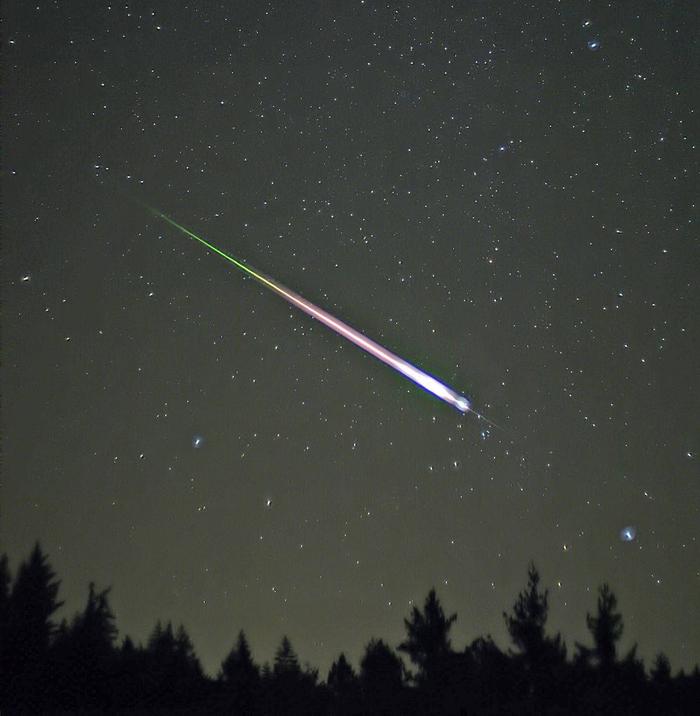 请定好您的闹钟，今天，天鹅座α流星雨将达到最大峰值