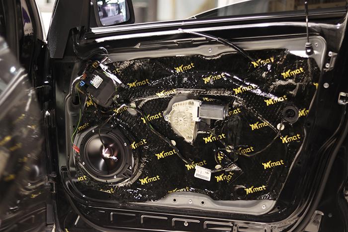 台州奔驰B200汽车音响升级黄金声学好莱坞，改装效果出乎意料！
