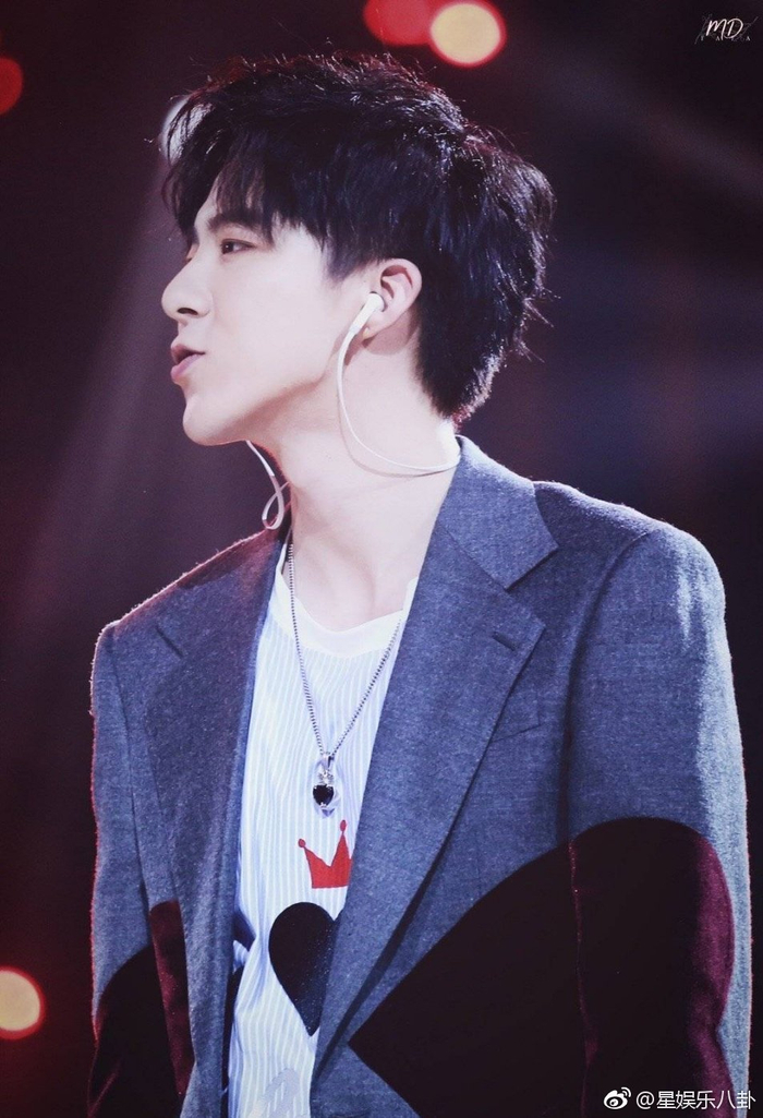 感受一波摩登兄弟刘宇宁的侧颜杀:宁哥这侧颜真是无敌了，品品