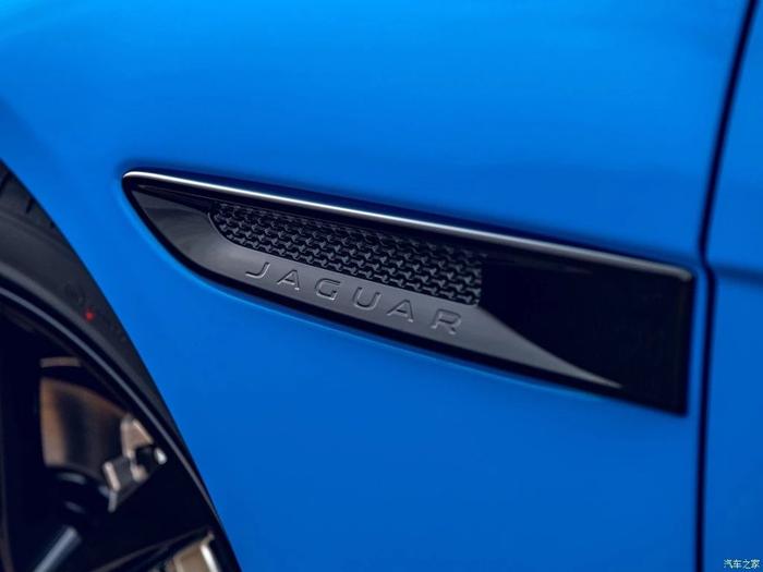 奥迪发布中期改款RS 5官图；特斯拉调整国产Model 3续航信息