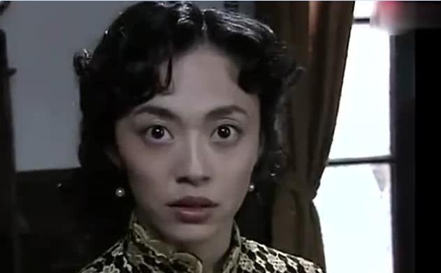 电视剧《潜伏》里，站长太太为什么那么“喜欢”翠萍？