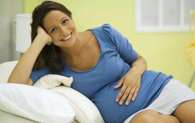 怀孕初期，孕妈和胎宝都“经历”了什么？ 这样做更利于受精卵着床