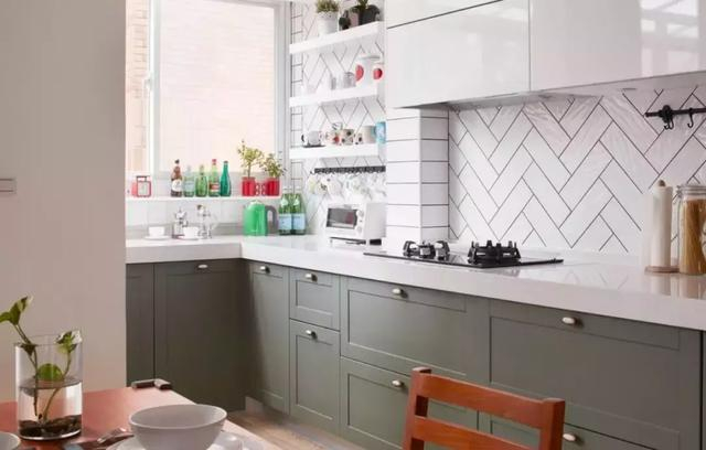 橱柜柜体和柜门用什么材料好？听金牌木工全面分析，这次真受用了