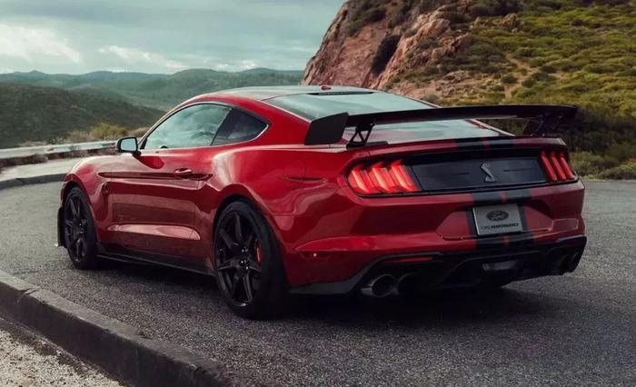 福特Mustang最强版本亮相北美 动力超710马力