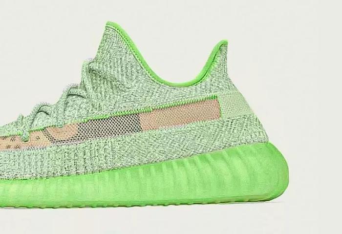 居然是夜光外底！又一双满天星 Yeezy 350 V2 新色曝光