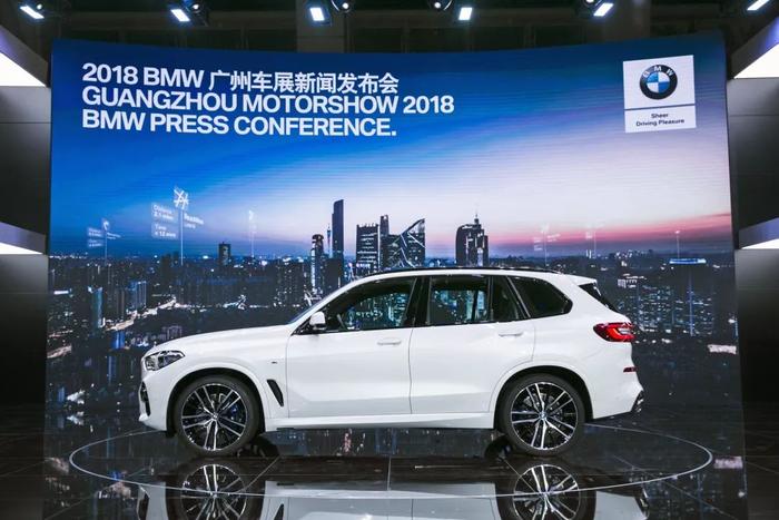 明明可以靠颜值，全新BMW X5偏偏就要靠才华