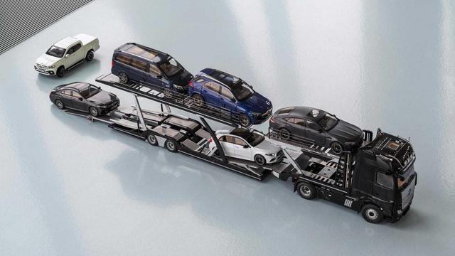 奔驰1：18拖车模型亮相，细节设计良心！