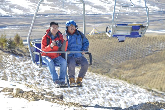 甘肃武威：马牙雪山脚下的乌鞘岭滑雪场，一个让人激情四射的地方