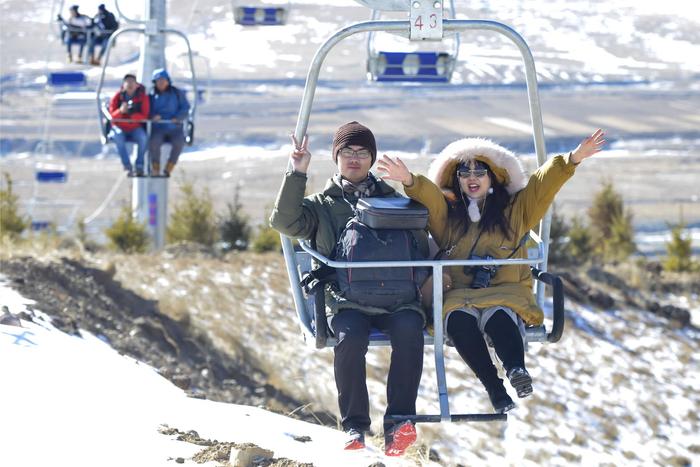 甘肃武威：马牙雪山脚下的乌鞘岭滑雪场，一个让人激情四射的地方