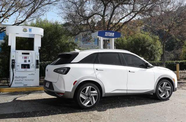 EV网：现代Nexo氢燃料电池汽车将销售给消费者，可行吗？